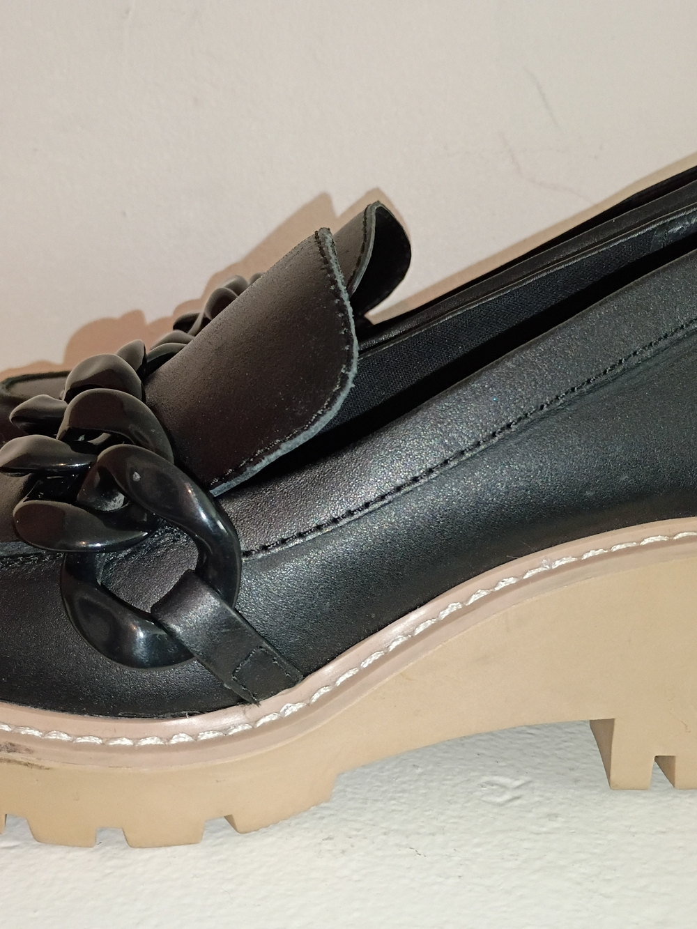 Dolce Vita Sz 6.5 Black Chain-Accent Loafer with Lug Sole